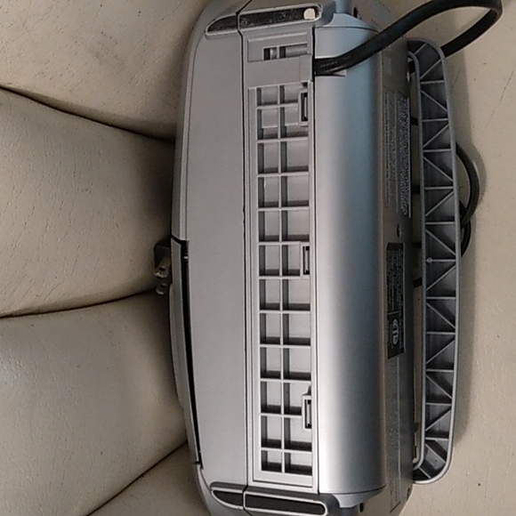 NIB Durabrand AM/FM radio/recorder - Picture 7 of 7